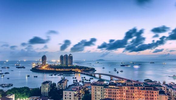香港资料正版大全2025，智能生态发展的专注之路，香港正版资料大全2025，智能生态发展的专注探索