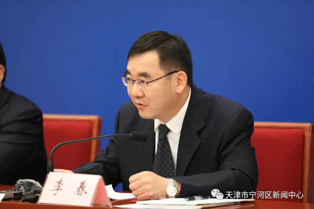 探秘2025新澳正版资料大全——李春的独特视角，李春独家揭秘，2025新澳正版资料大全探秘