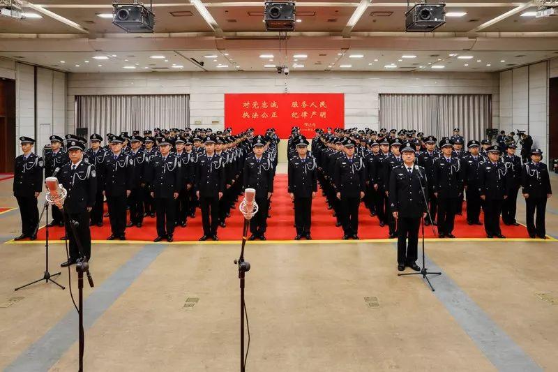 探索未来，2025新澳门正版免费挂牌的机遇与挑战，探索未来，澳门正版挂牌的机遇与挑战展望至2025年
