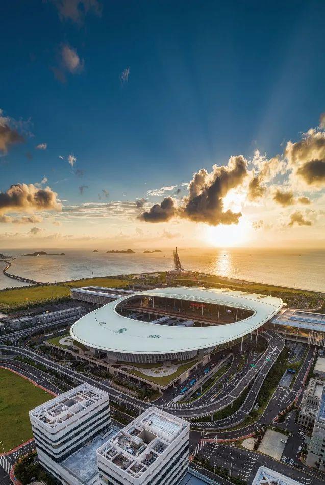 2025新澳门正版免费正题，澳门正版免费正题预测 2025年展望