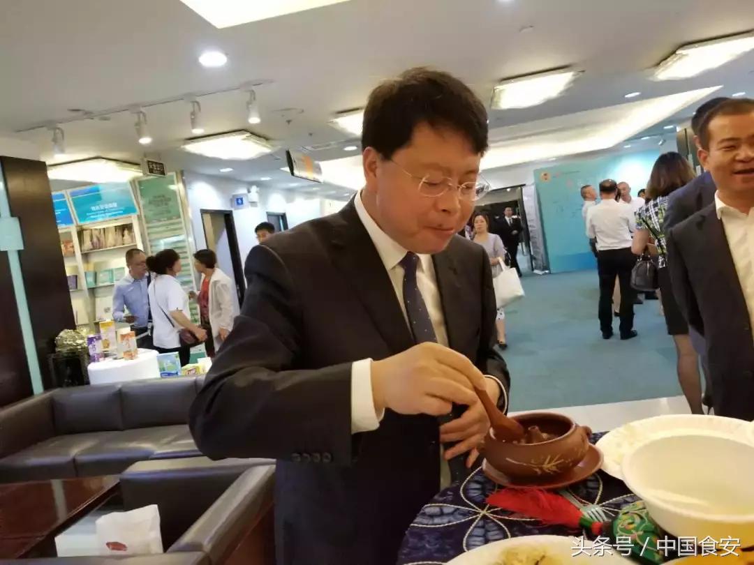 澳门今日悬挂的旗帜与我们的共同记忆——探寻澳门今日的象征意义，澳门今日旗帜的象征意义，历史记忆与现代共鸣